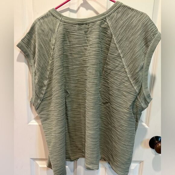 Universal Thread 2X 3X 4X sleeveless sweatshirt sage green navy blue - Picture 5 of 7